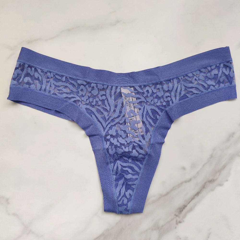 NWT VICTORIA'S SECRET LACE NO-SHOW THONG PANTY IN VIOLET STORM SIZE SMALL